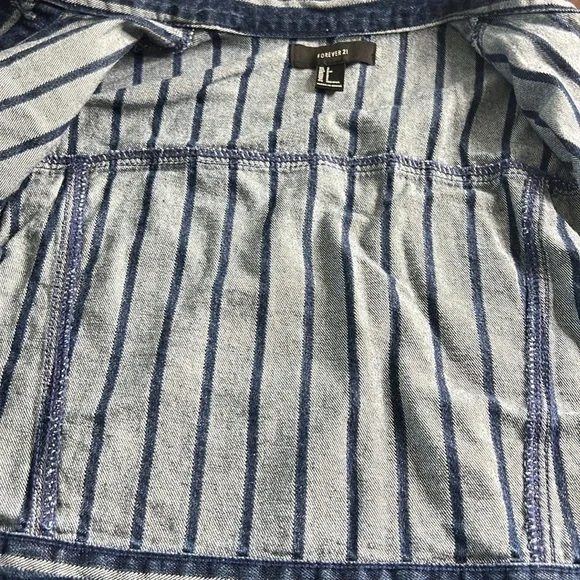 Forever 21 White Pinstripe Striped Cropped Denim Jacket - Picture 8 of 13